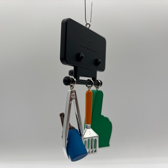 Hallmark Keepsake 2014 Tailgate Time Christmas Tree Ornament Artist Crafted - Picture 4 of 12